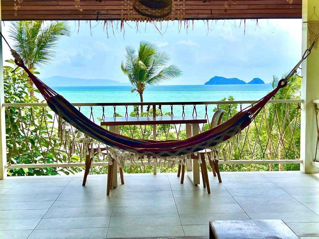Stunning Boho Chic Beach Bungalow – Koh Phangan